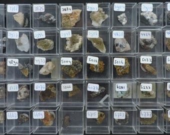 10 different thumbnails in boxes – old finds
