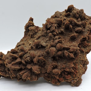 Mit braunem Limonit gefasster Calcit aus Deutschland