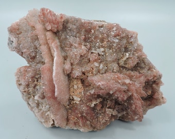 Cuarzo con inclusiones de hematita, en parte pseudomorfo de barita de Marruecos: hallazgo antiguo, tamaño de vitrina grande