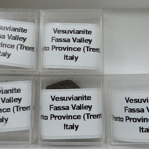Vesuvianite della Val di Fassa, Italia - miniatura
