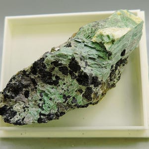 Chromite and tremolite from Turkey – miniature