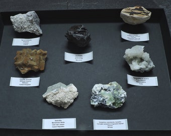 Mineral collection box from all over the world - 7 pieces