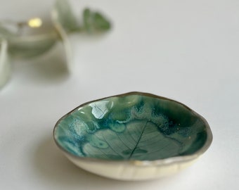 Green layered glazes Feather Porcelain Ring Dish with Platinum rim, Jewellery Storage, Trinket Dish, Valentine's Gift, Boho present