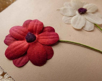 Antieke bloemencollagepostkaarten – reliëfstof, modevakversieringen