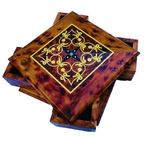 4 compartiments Twisty, stockage secret et Magic Box dans la racine de Thuya