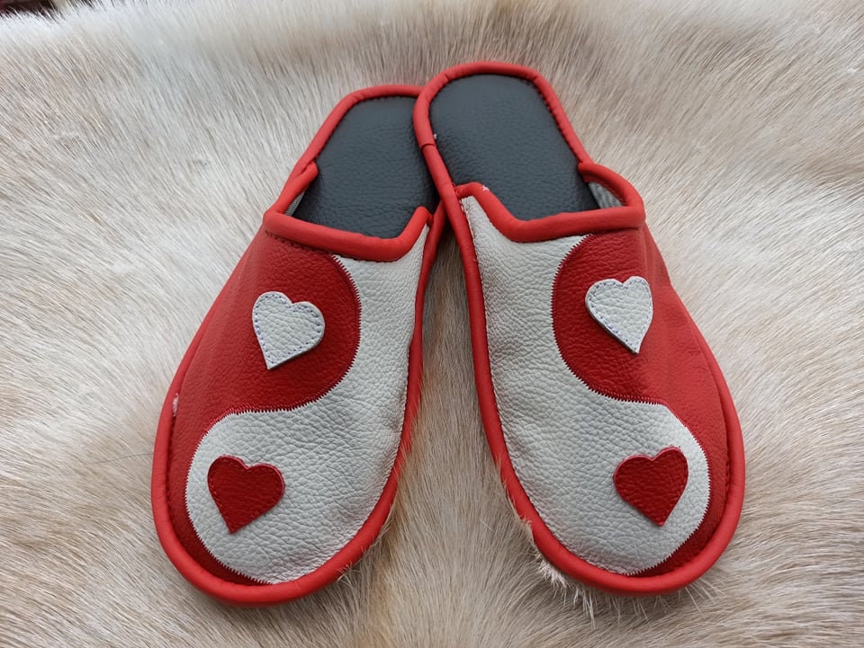 yin yang slippers