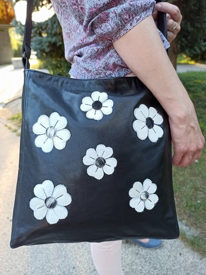 IUGAMAKARAS ■ Flowers Leather Shoulder Bag MUSINSA | IUGAMAKARAS Flowers Leather Shoulder Bag (Black)