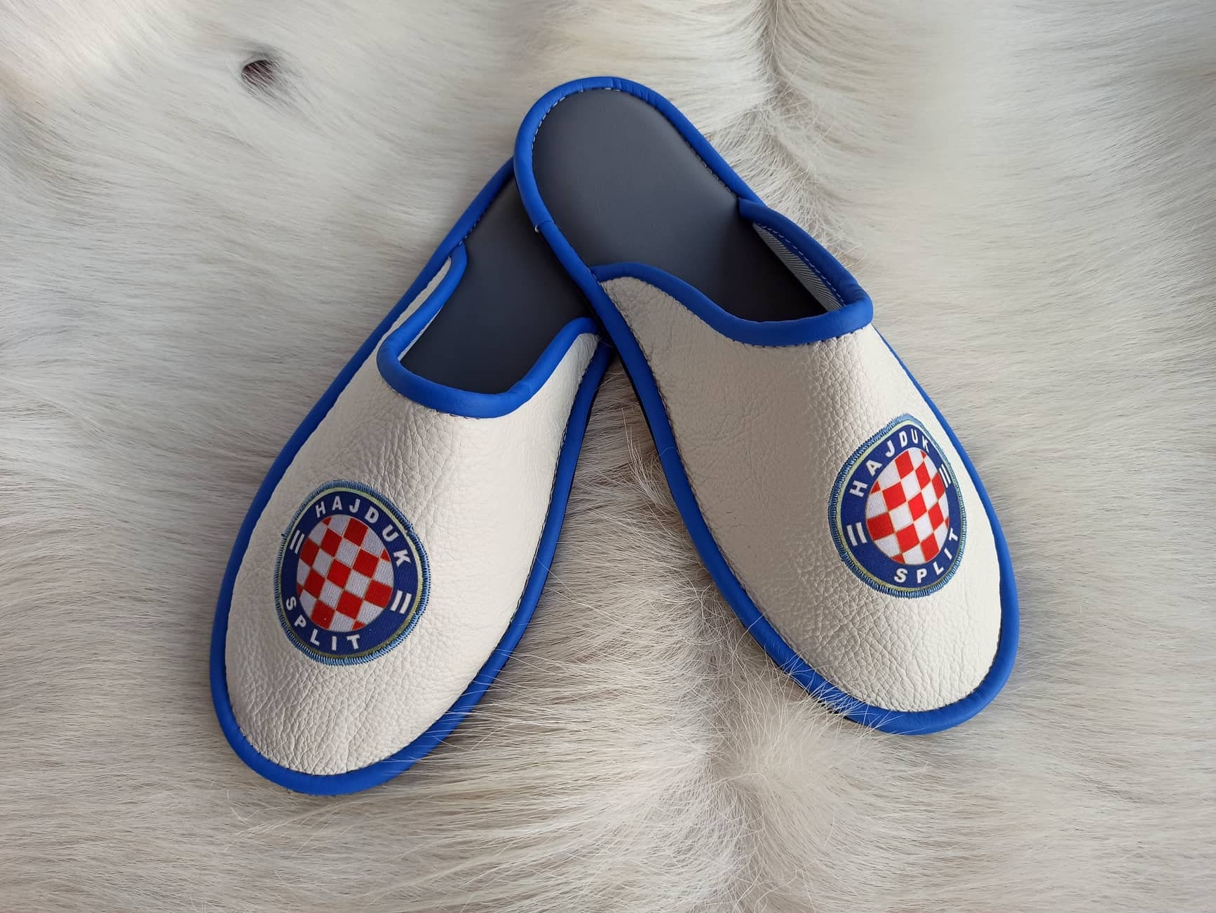 Chaussons en cuir croate-croatie-cadeau croate-j'aime  zagreb-split-rijeka-cadeau pour croate-votre idée-personnalisé -  France
