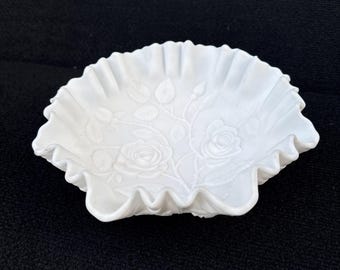 Milk Glass serving bowl, adorable, vintage bubble and scalloped edged mid century, fruit bowl