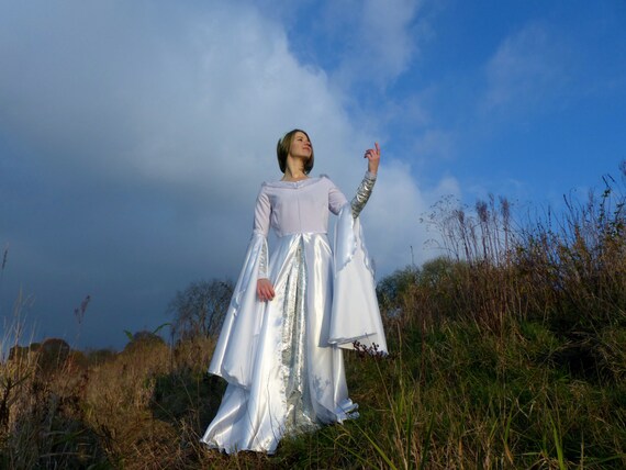 Galadriel Dress Arwen Dress White Elvish Wedding Dress Etsy