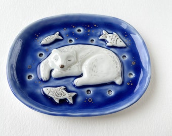 Porcelain soap dish with polar bear and golden stardust