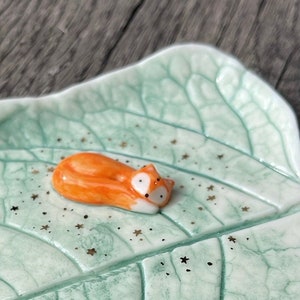 Porcelain fox censer incense holder smudging bowl crystal holder jewelry dish with real japanese knotweed leaf stamp