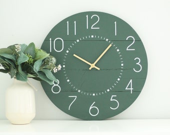 Wood wall clock - Hunter green - Home accent