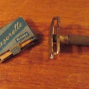Vintage Razor and Vintage Razor Blades. Miniatures Razor. Shadow Box Items. Farmhouse Bathroom Decor. Advertisement Collectibles. Home Decor