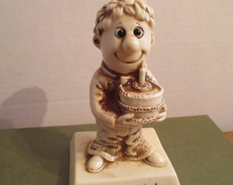 Vintage Russ Berrie "Happy Birthday" #754 Birthday Cake Wish 1970-1975  R&W Berries Statue Doll