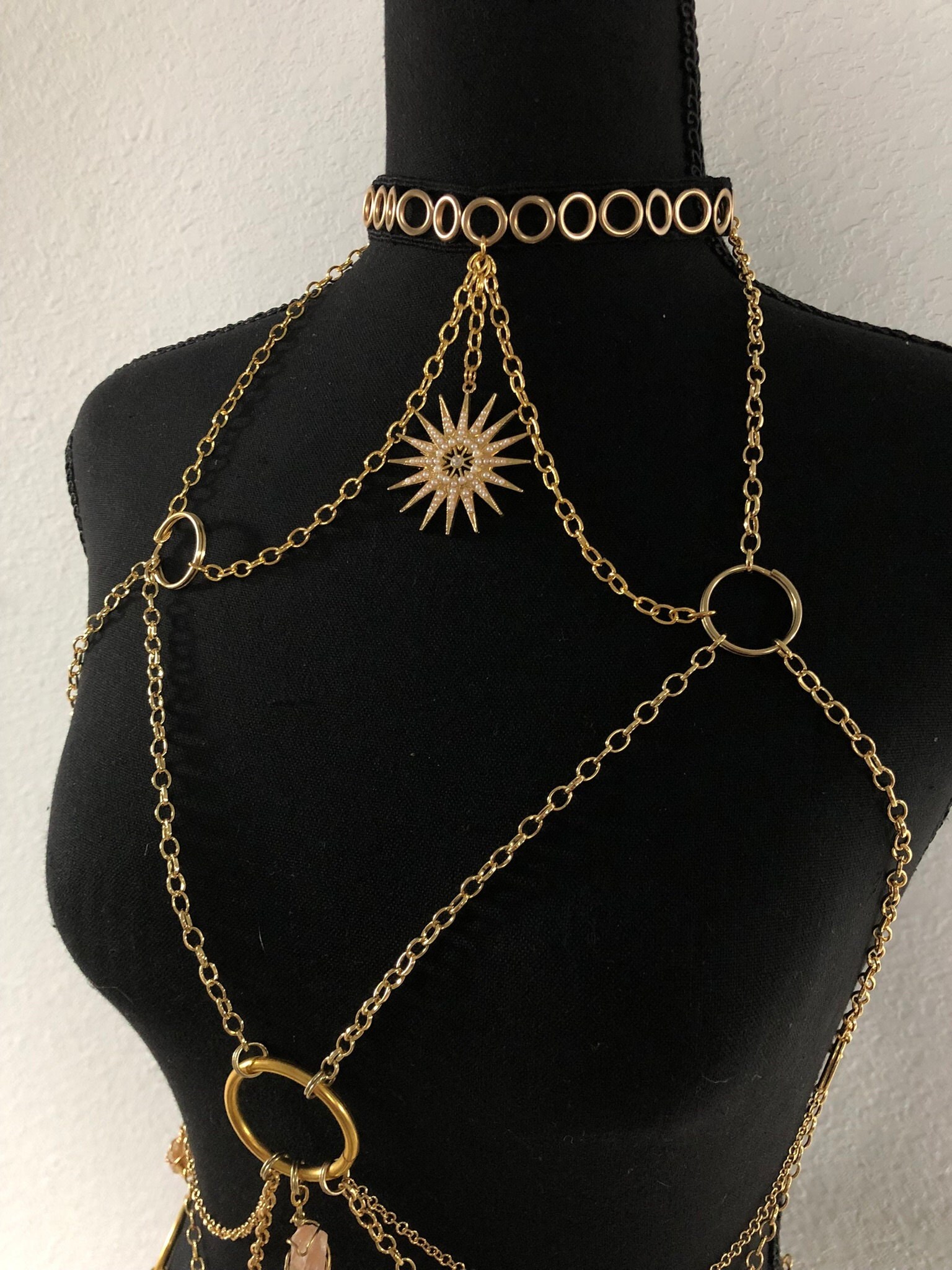 Gold metallic choker with gold body harness chain main image 0
