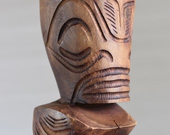 Sculpture Tiki polynésienne française vintage des Marquises, île de Tahiti, totem, statue