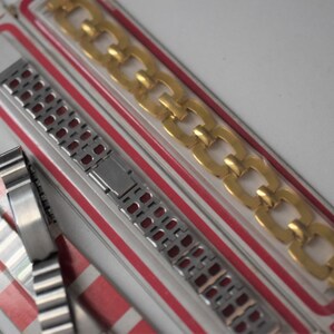 7 Vintage französische Metall, Edelstahl Uhrenarmbänder / Armband, verstellbare Armbänder Hersteller Kelton Bild 2