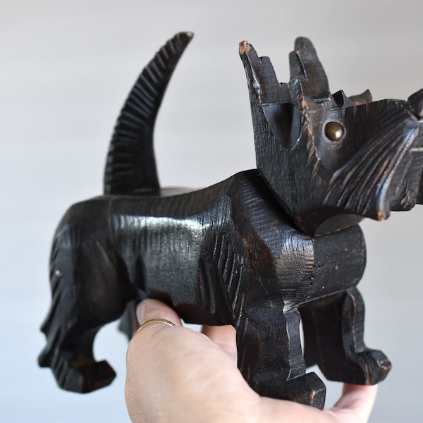 boîte en bois sculptée à la main vintage, forme de chien fox terrier, sculpture art déco