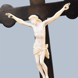 Antiguo Cristo tallado a mano, crucifijo, cruz religiosa del siglo XIX, arte religioso, escultura