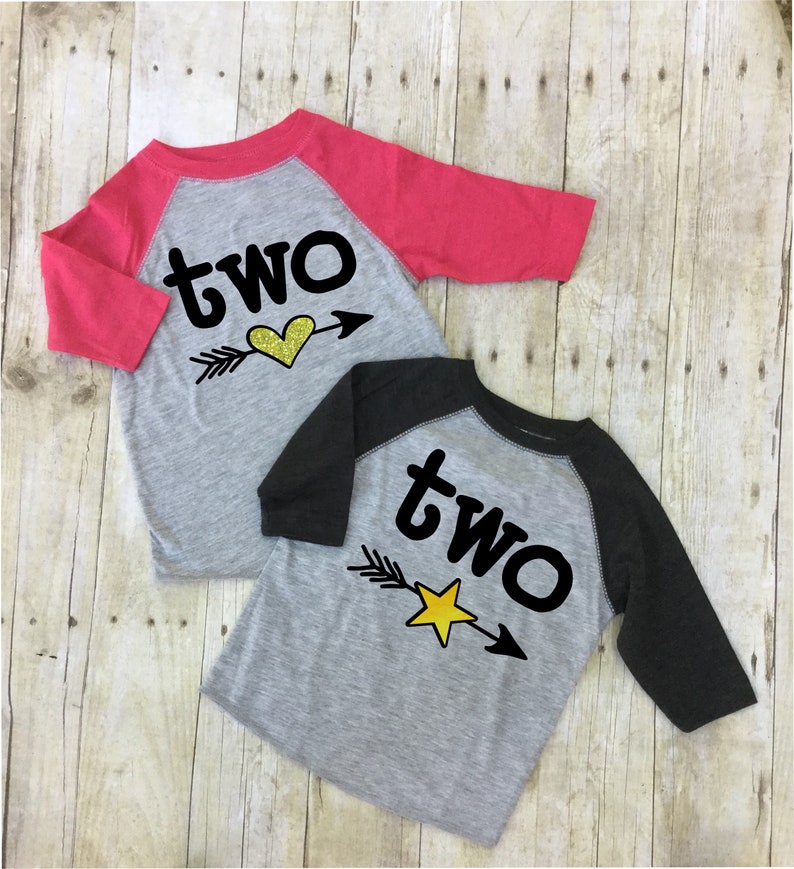 fraternal twins matching outfits