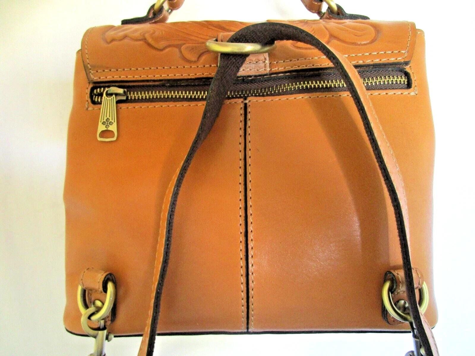 Patricia Nash Sinclair Backpack/Crossbody  NWT ? biscuit or Oxblood Patricia Nash Sinclair Biscuit Tooled Leather Convertible  main image 4