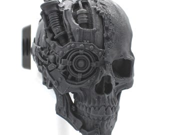 Steampunk Skull Trailer Hitch Cover – Biomechanical Gothic Truck Accessory – 2" Receiver Plug – Unique Car Hitch Decor