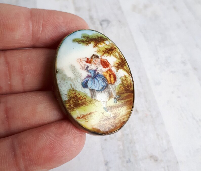 Victorian Transfer Printed Porcelain Brooch Pinchbeck Mount Hard-paste Porcelain Hand-painted Georgian Image Tube Hinge /& C Clasp
