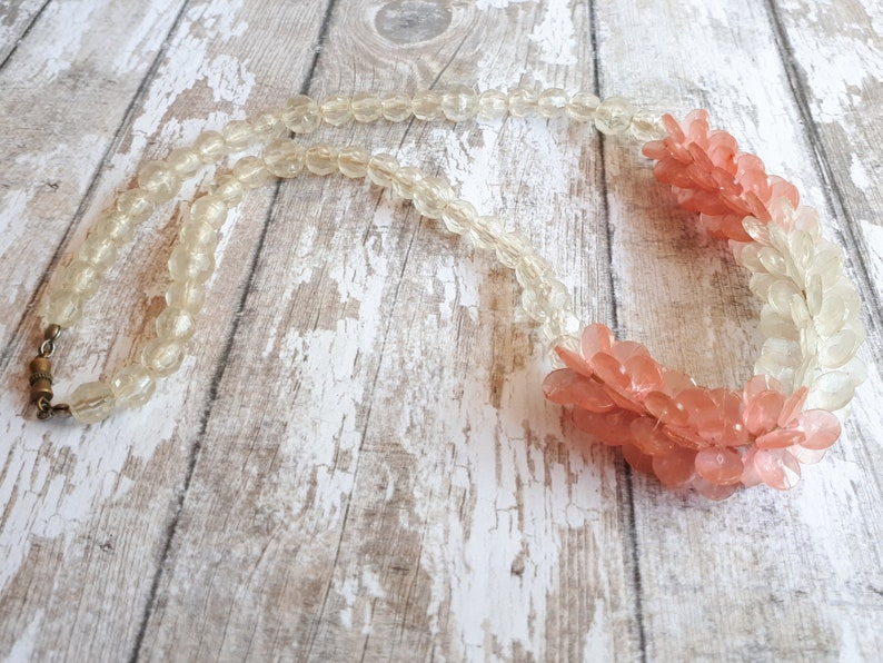 Old Barrel Clasp 1930/'s Rose /& White Petal Necklace Flower Petal Moulded Design
