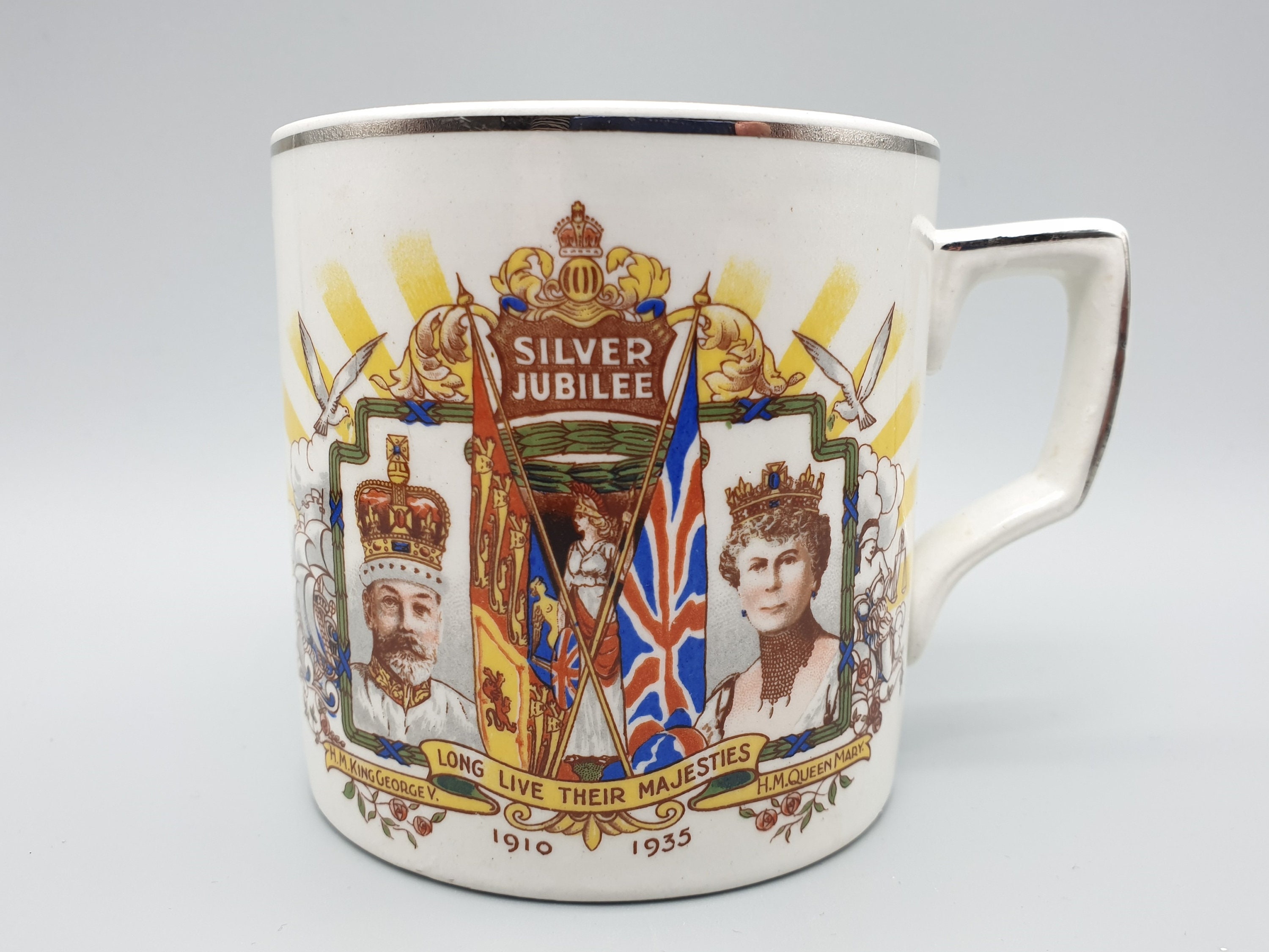 Vintage British Royal Family Coronation mug of King George V /& Queen Mary 1910-1935