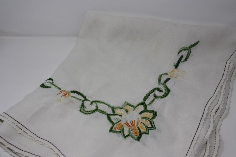 Vintage Crewel Embroidery Linen Tablecloth