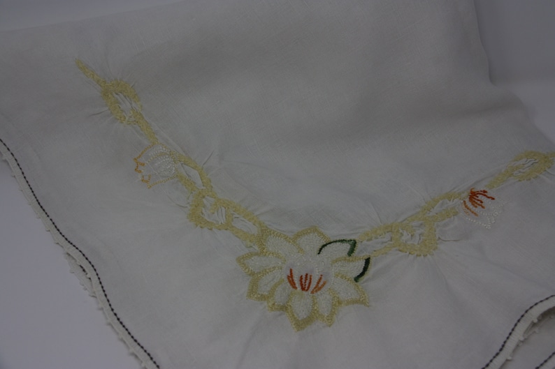 Vintage Crewel Embroidery Linen Tablecloth
