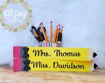 Teacher pencil sign, Educator sign, Teacher gift, Teacher Appreciation Day Gift, Teacher name sign, Teacher name plate sign, Personalized