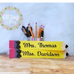 Teacher pencil sign, Educator sign, Teacher gift, Teacher Appreciation Day Gift, Teacher name sign, Teacher name plate sign, Personalized
