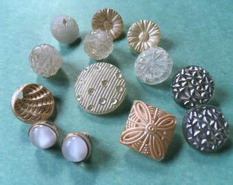 Selection of beautiful vintage painted glass buttons