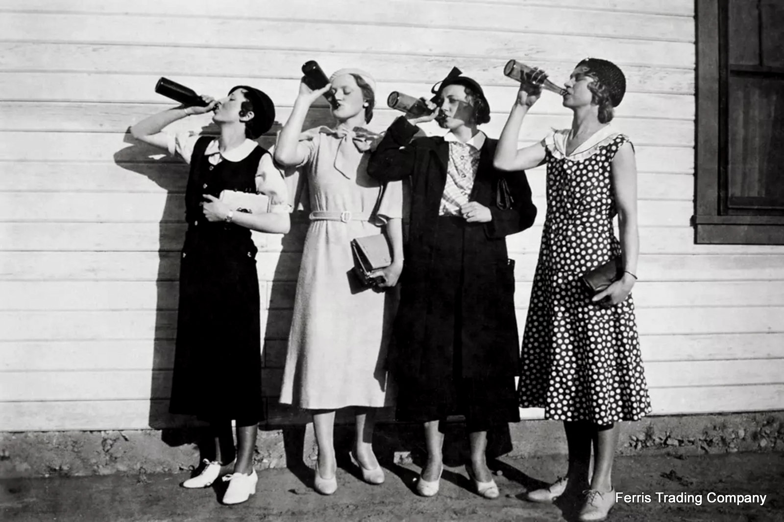 Beer Photo Women Drinking Beer 1940s pic