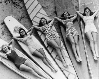 Surfer Girls, Surfing Decor, Surf Art, Beach Decor, Beach Art, Summer Decor, Feminist Art, Women Surfing, Bathroom Decor, Pool House Decor