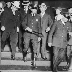 Al Capone - Arrest - Chicago - 1930s - Photo - Prohibition - Bootlegger - 18th Amendment - Mafia - Gangster - Gangsta - Man Cave - Mob - Art