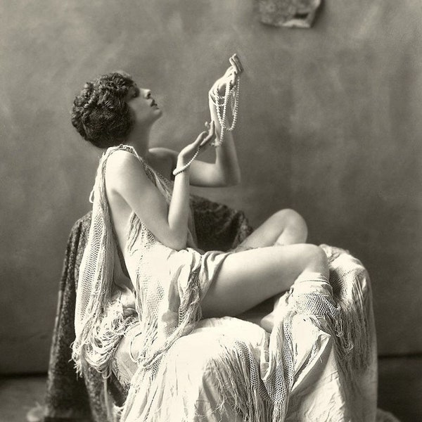 Vintage Photo, Lingerie, Woman, Picture, Flapper, 1920s, Sexy Woman, Girl Power, Feminism, She Shed, Man Cave, Female Art, Bathroom Decor