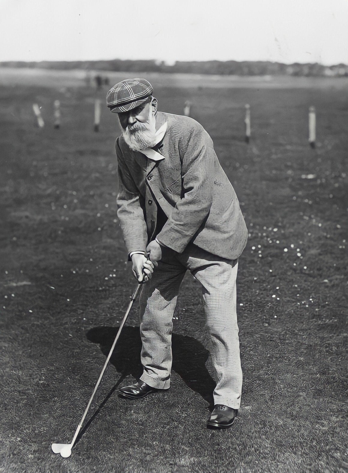 St. Andrews Golf Photo: Vintage Golfer Print, Retro Sports Decor