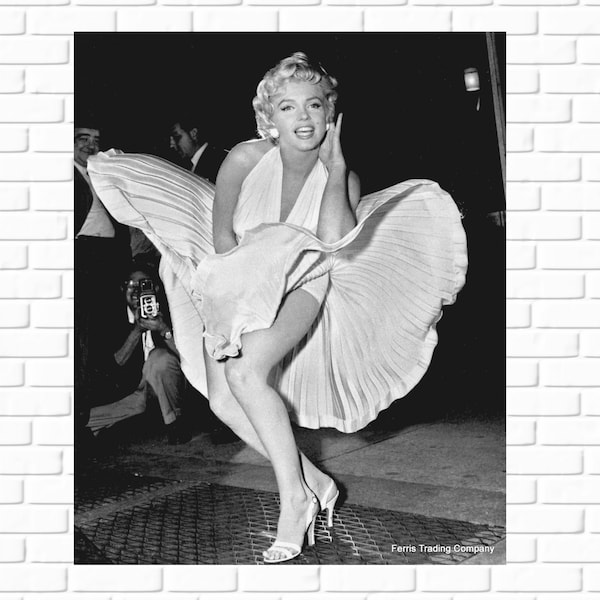 Marilyn Monroe - Photo - 1954 - The Seven Year Itch - New York City - Photograph - Skirt Scene - Print Vintage