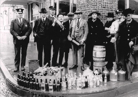 Bootlegger Definition Bootleggers Prohibition Pub