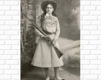Photo of Annie Oakley With Guns, 1890 - Etsy