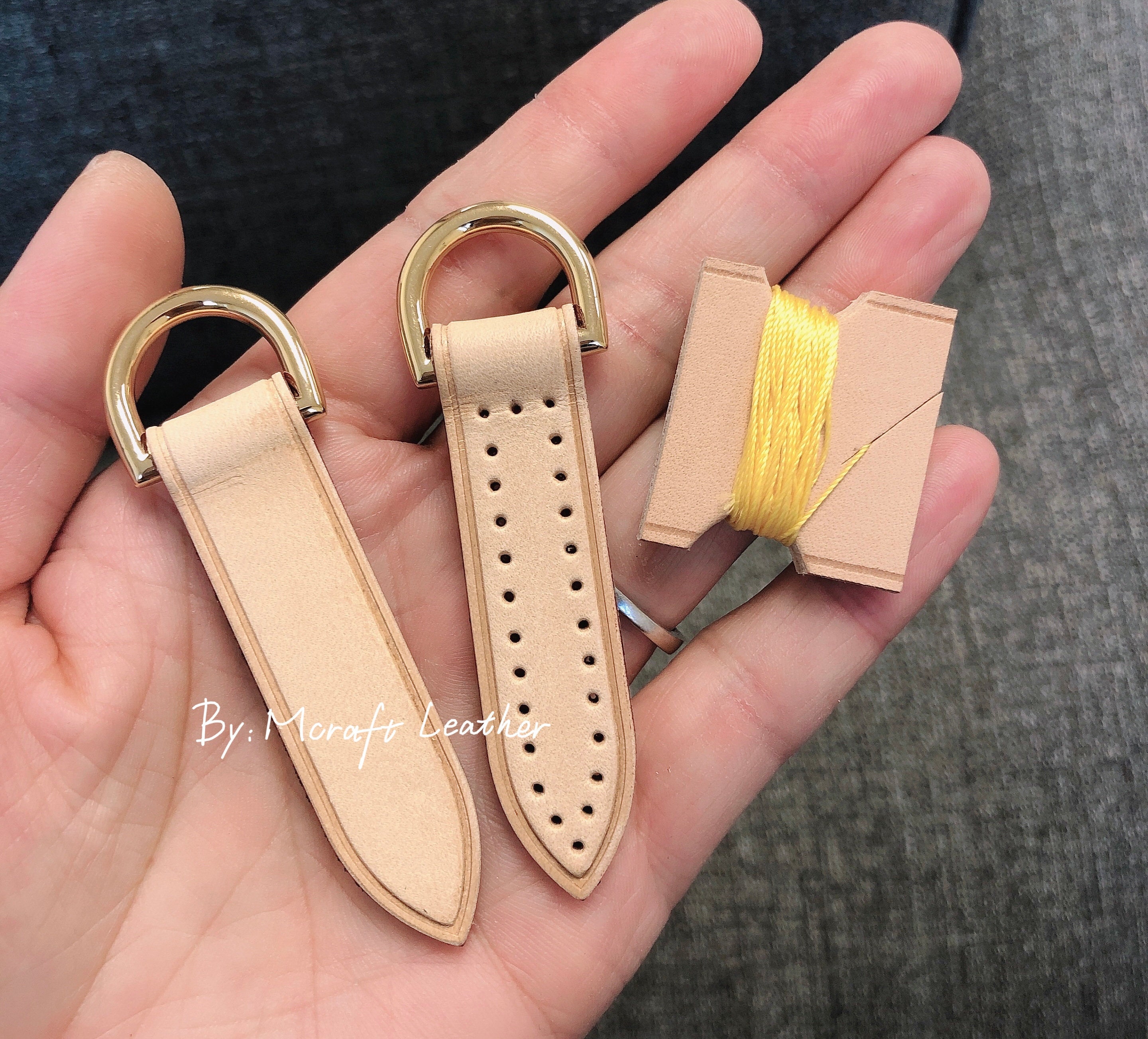 SONGKISSZQ 2Pcs D Rings for Purse Genuine Vachetta Leather Undamaged D  Rings Purse Making Supplies for Leather Crossbody Purse Craft(Beeswax Color)