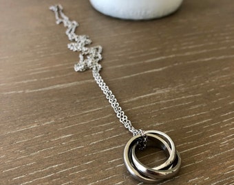 Stainless Steel High-Shine Interconnected Three Ring Trinity Pendant Necklace