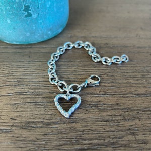 Stainless Steel Textured Open Heart Charm Oval Link Bracelet