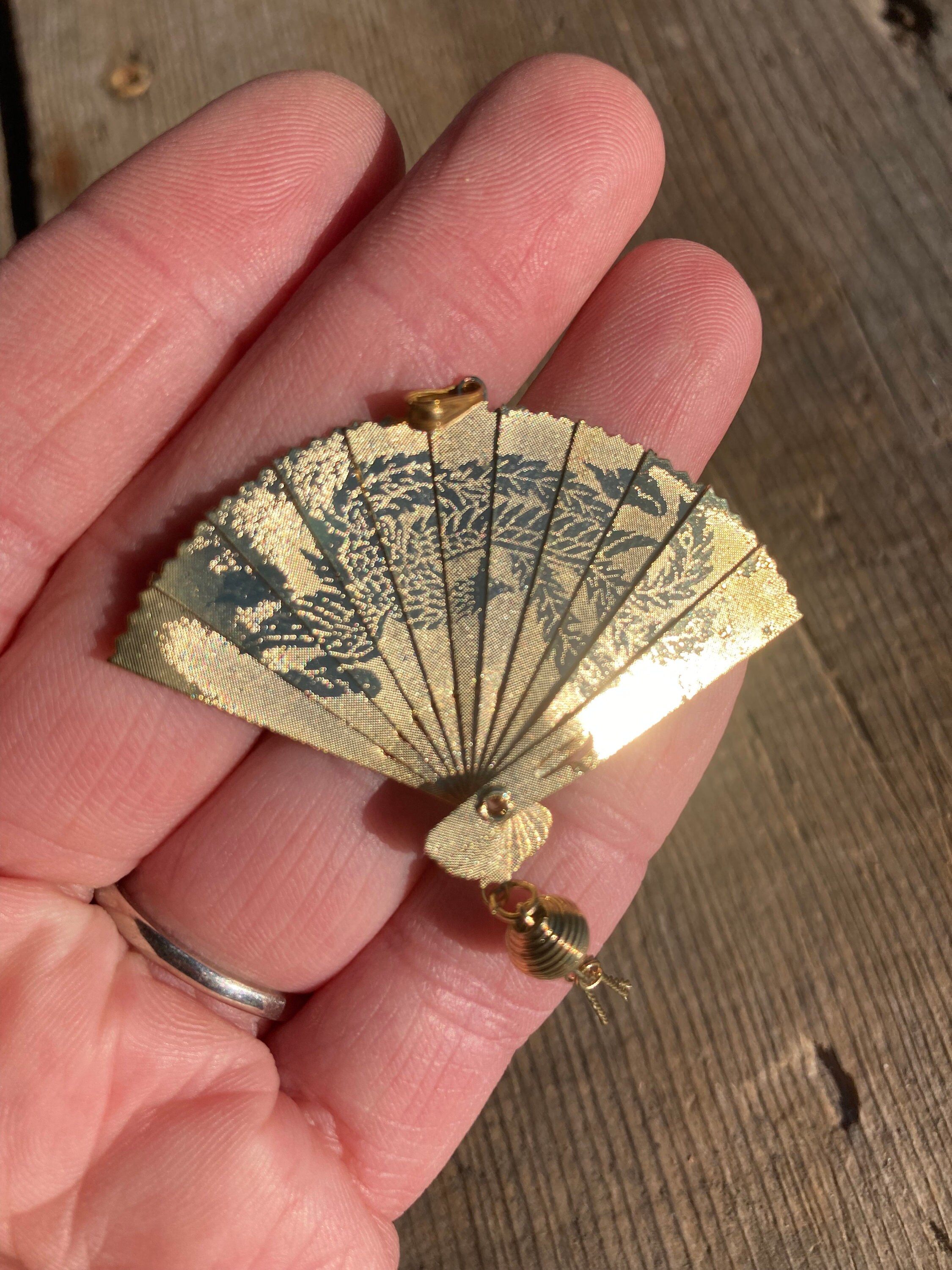 Chinese Style Metal Bookmarks Classical Hollowed Folding Fan