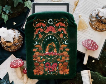 Wonderland Kindle & E-Reader Sleeve