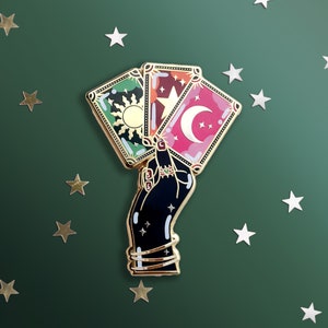 Das Schicksal erwartet Tarot Pin