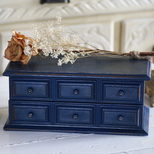 Large Unique Jewelry Box, Jewelry Organizer, painted with Annie Sloan Chalkpaint, Vintage Jewelry Box, home decor